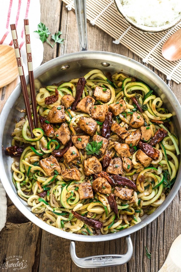 One-Pan-Kung-Pao-Chicken-Zoodles-makes-the-perfect-easy-weeknight-meal.-e1474714538114